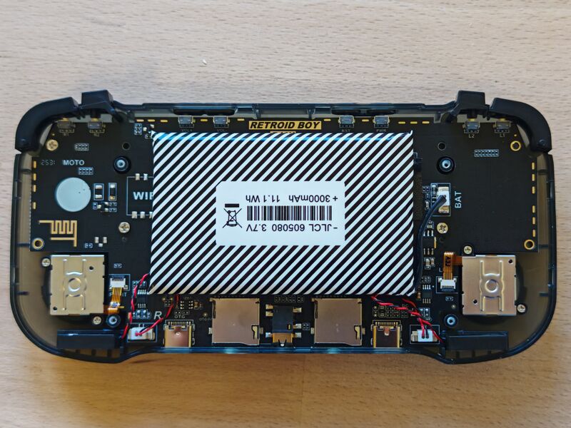 File:R46H wthout back cover.jpg