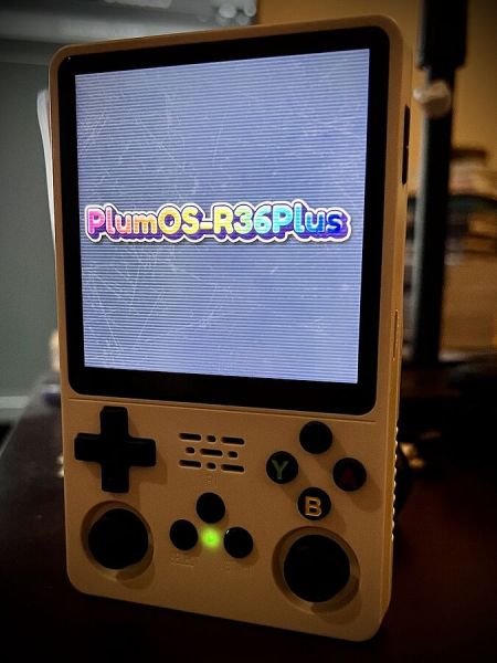 File:R36Plus running plumOS.jpg