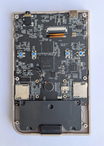 File:BATLEXP G350 Internals 1.webp