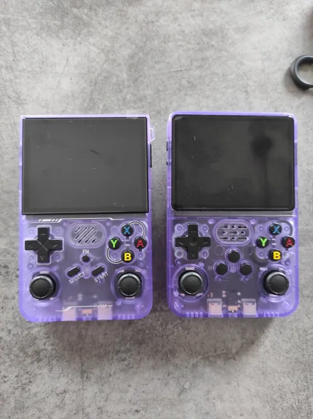 File:R36XX vs R36S 1.webp